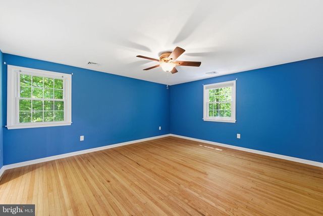 16 N LONGPOINT LN, Rose Valley, PA 19063
