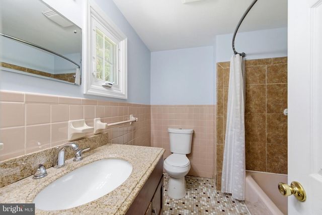 16 N LONGPOINT LN, Rose Valley, PA 19063