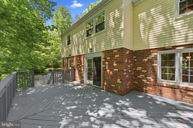 16 N LONGPOINT LN, Rose Valley, PA 19063