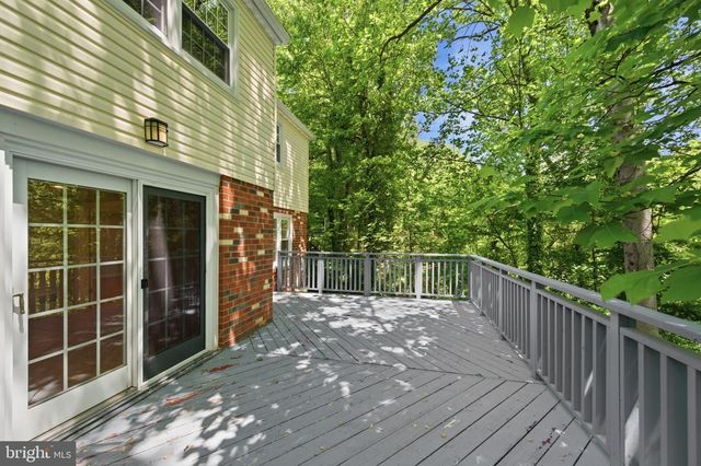 16 N LONGPOINT LN, Rose Valley, PA 19063