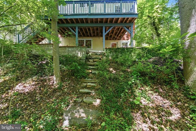 16 N LONGPOINT LN, Rose Valley, PA 19063
