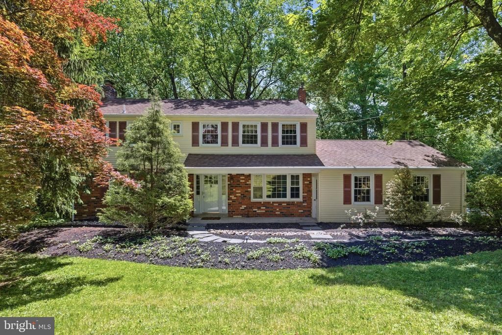 16 N LONGPOINT LN, Rose Valley, PA 19063