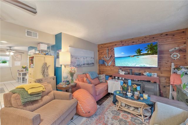 522 W Avenue C, Port Aransas, TX 78373