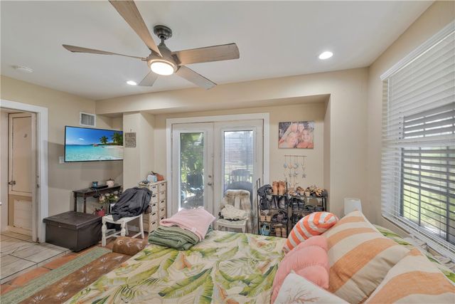 522 W Avenue C, Port Aransas, TX 78373