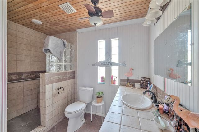 522 W Avenue C, Port Aransas, TX 78373