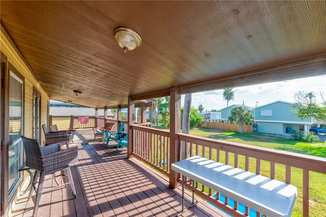 522 W Avenue C, Port Aransas, TX 78373