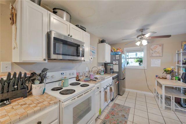 522 W Avenue C, Port Aransas, TX 78373