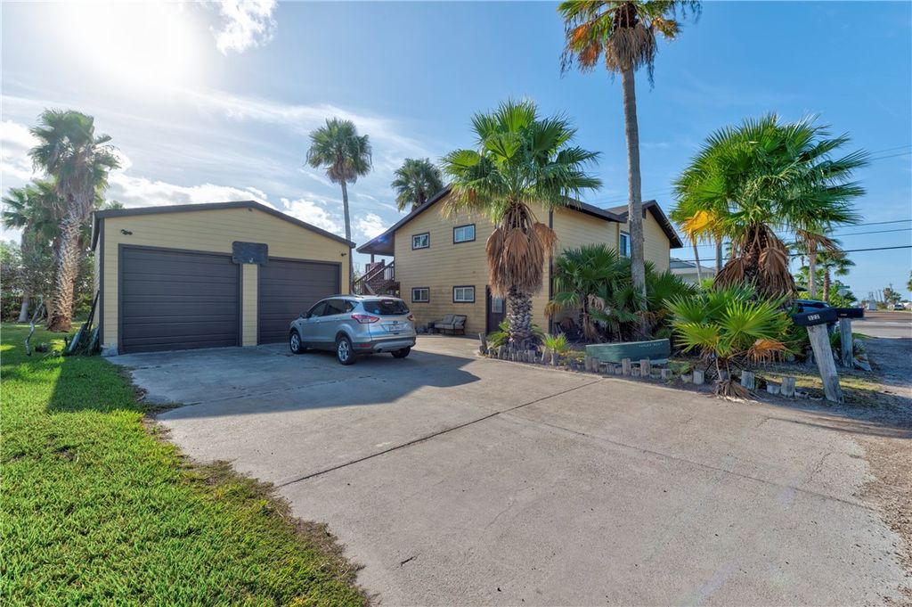 522 W Avenue C, Port Aransas, TX 78373