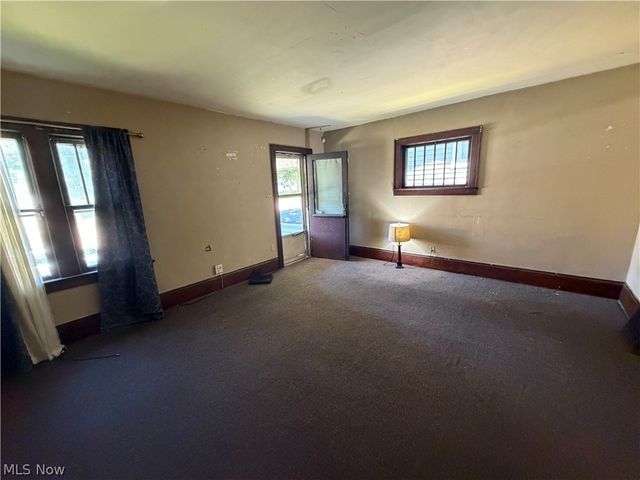 2001 16th Street SW, Akron, OH 44314