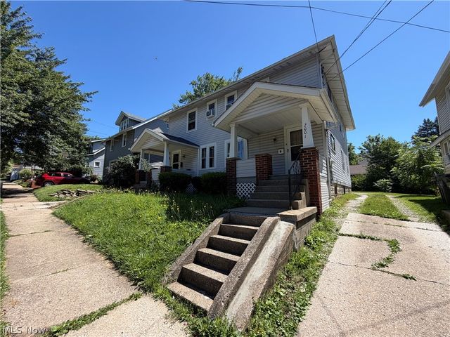 2001 16th Street SW, Akron, OH 44314