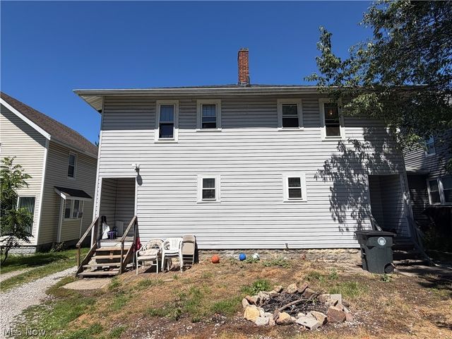 2001 16th Street SW, Akron, OH 44314