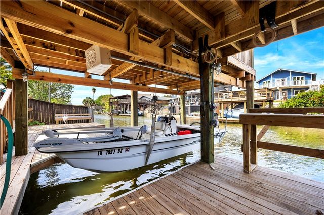 3334 Samoa Dr, Corpus Christi, TX 78418