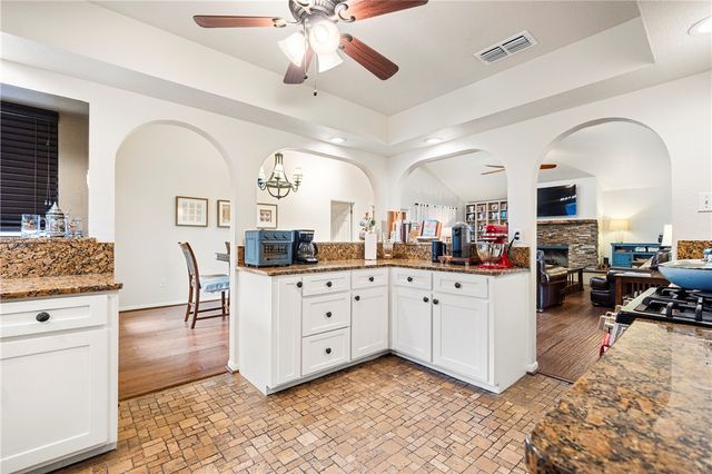 3334 Samoa Dr, Corpus Christi, TX 78418