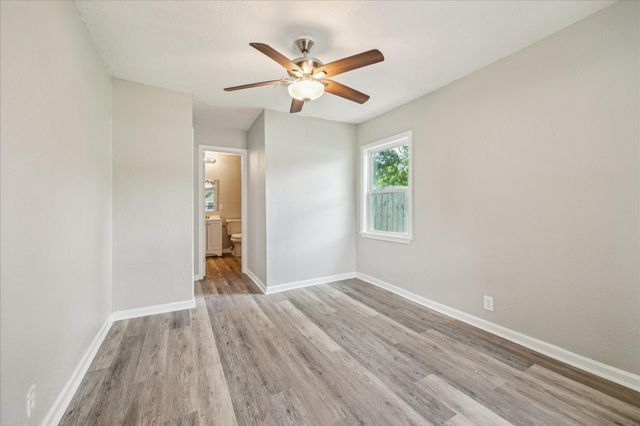 210 Laurel Street, Lake Jackson, TX 77566