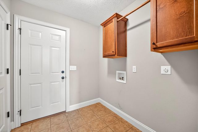104 East Shawnee Street, Strafford, MO 65757