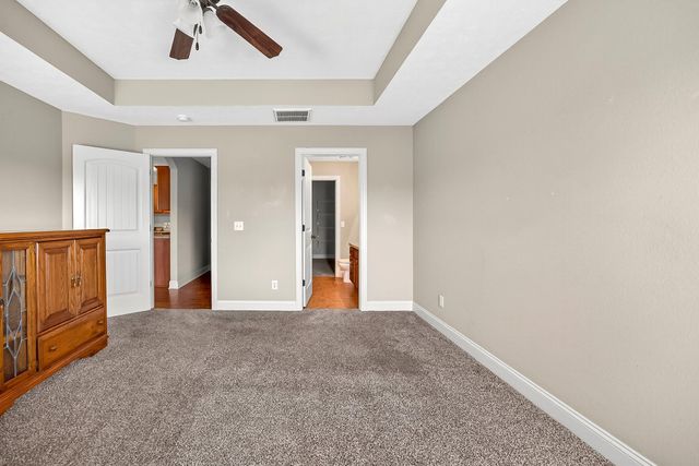 104 East Shawnee Street, Strafford, MO 65757