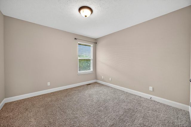 104 East Shawnee Street, Strafford, MO 65757