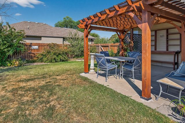 104 East Shawnee Street, Strafford, MO 65757