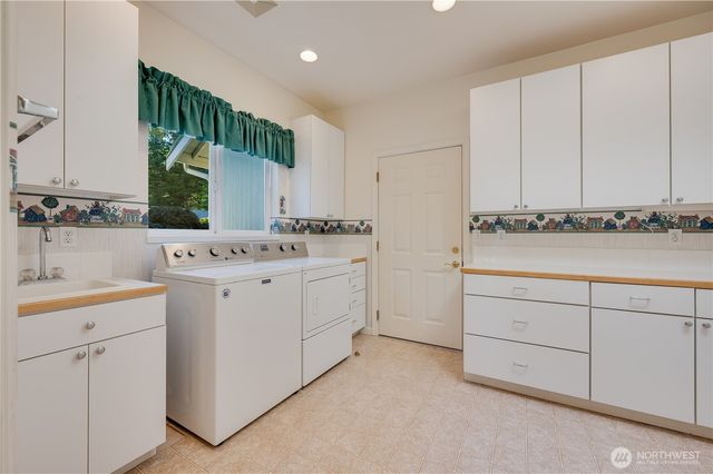 17340 Maple Lane, La Conner, WA 98257