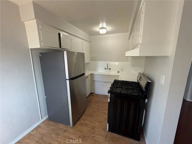 11880 Eucalyptus Avenue C, Hawthorne, CA 90250