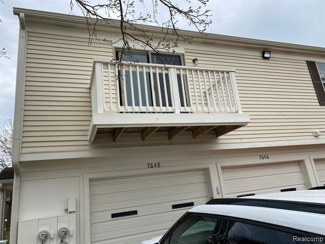 7648 Woodview Drive, Waterford, MI 48327