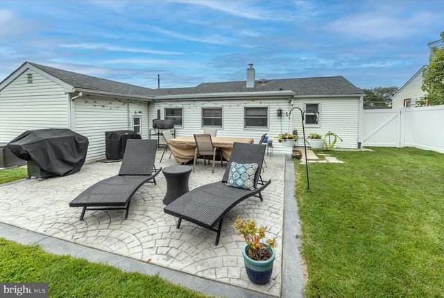 110 OAK AVE, Bellmawr, NJ 08031