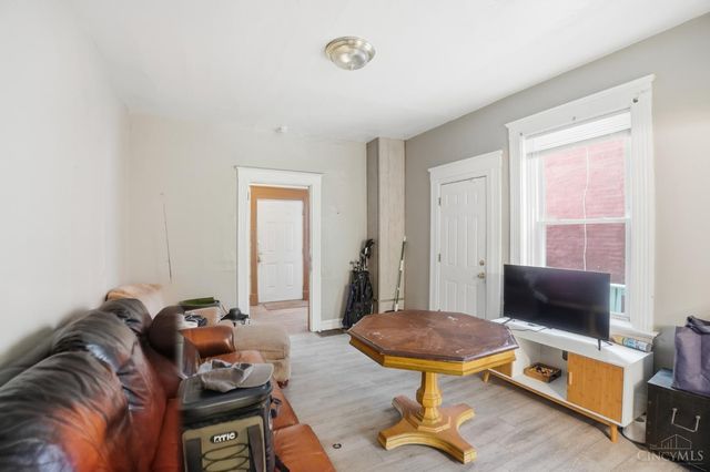 2661 Bellevue Avenue, Cincinnati, OH 45219