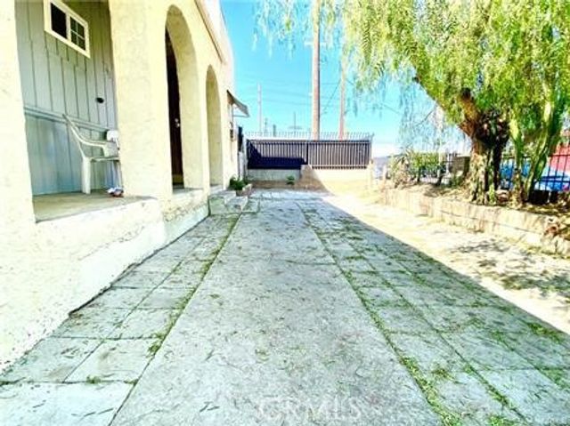 6743 Tujunga Avenue, North Hollywood, CA 91606
