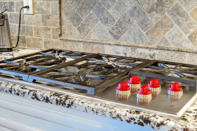 33 Ivy Dr, Fayetteville, TN 37334