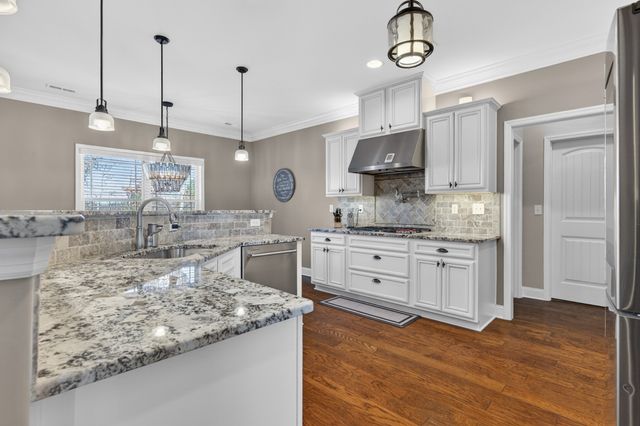 33 Ivy Dr, Fayetteville, TN 37334