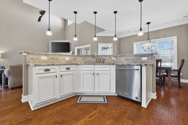 33 Ivy Dr, Fayetteville, TN 37334