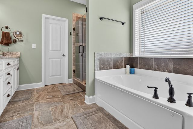 33 Ivy Dr, Fayetteville, TN 37334