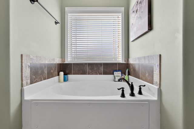 33 Ivy Dr, Fayetteville, TN 37334