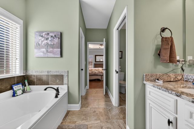 33 Ivy Dr, Fayetteville, TN 37334