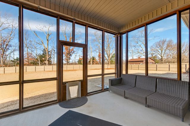 33 Ivy Dr, Fayetteville, TN 37334