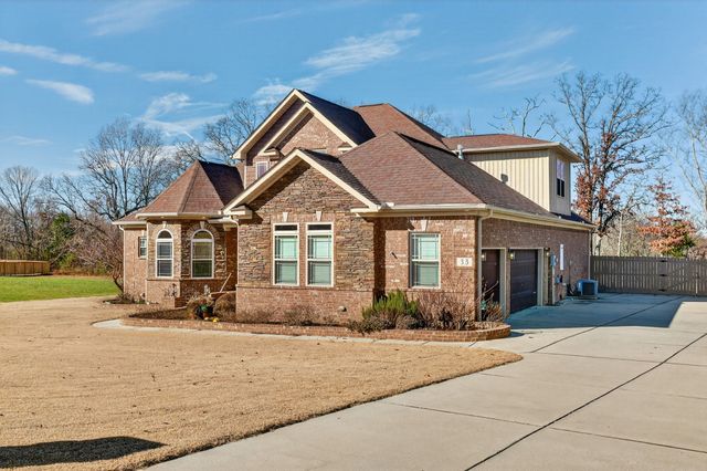 33 Ivy Dr, Fayetteville, TN 37334