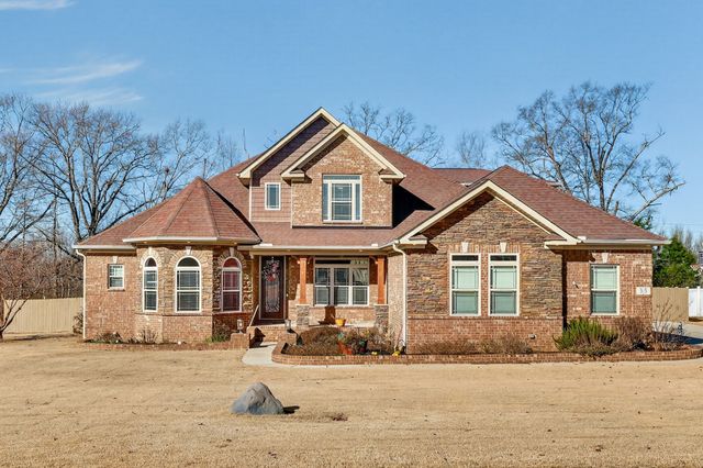 33 Ivy Dr, Fayetteville, TN 37334