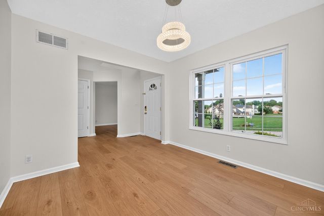 11909 Winston Circle, Forest Park, OH 45240