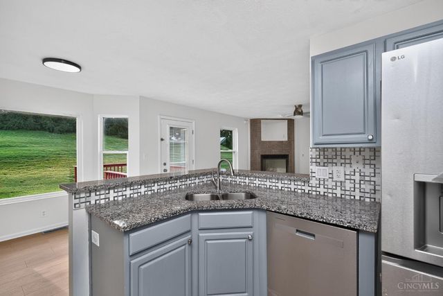 11909 Winston Circle, Forest Park, OH 45240
