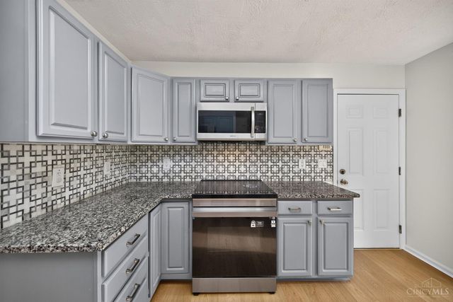 11909 Winston Circle, Forest Park, OH 45240