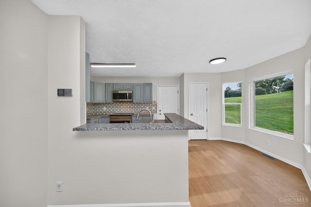 11909 Winston Circle, Forest Park, OH 45240