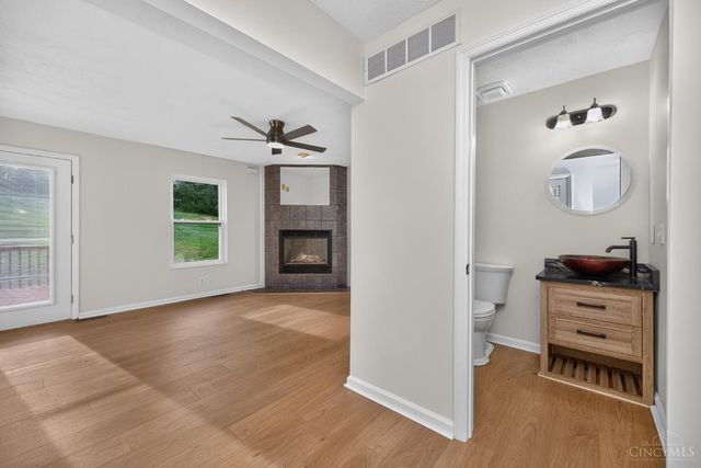 11909 Winston Circle, Forest Park, OH 45240