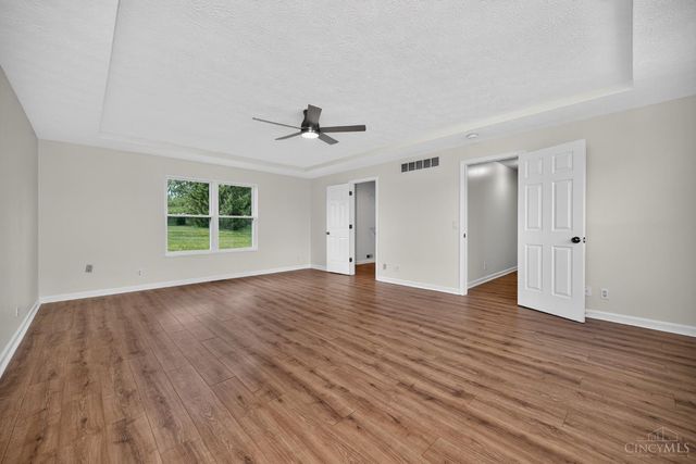 11909 Winston Circle, Forest Park, OH 45240
