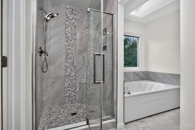 11909 Winston Circle, Forest Park, OH 45240