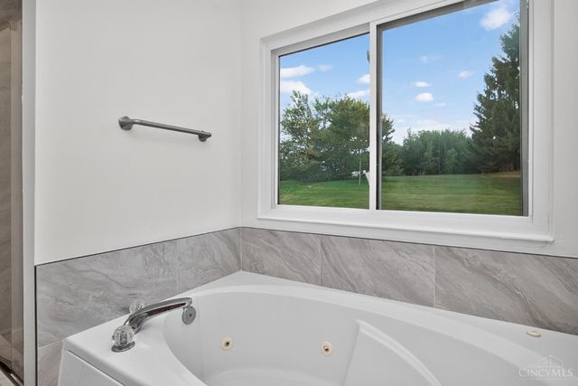 11909 Winston Circle, Forest Park, OH 45240