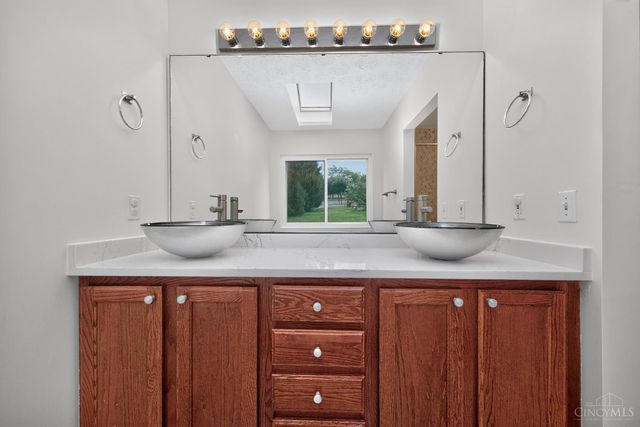 11909 Winston Circle, Forest Park, OH 45240
