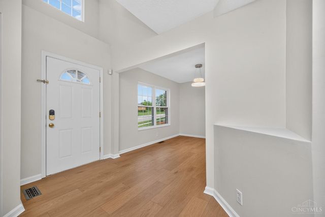 11909 Winston Circle, Forest Park, OH 45240