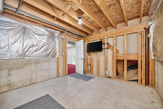 11909 Winston Circle, Forest Park, OH 45240