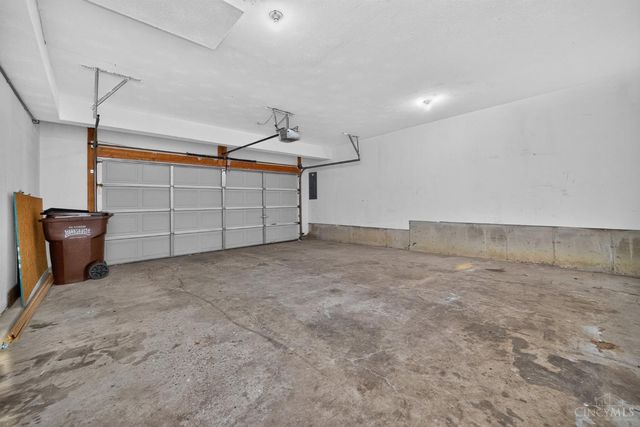 11909 Winston Circle, Forest Park, OH 45240