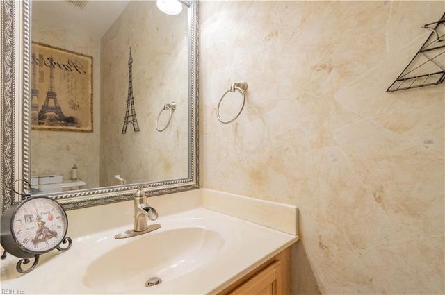 4018 Hargrove LNDG, Suffolk, VA 23435